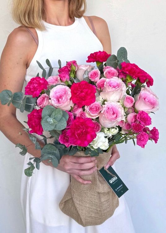 Romantic Delight Pink Roses