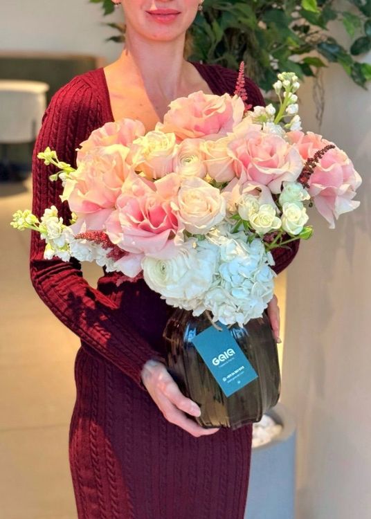 Signature Mondial Pink Ivory Rose Luxury Vase