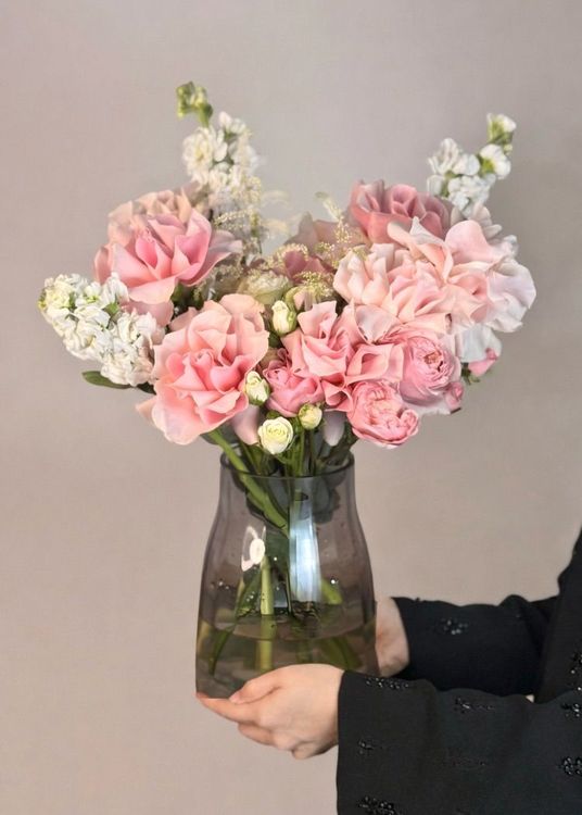 Fresh Pink Mondial Rose Bombastic Ivory Luxe